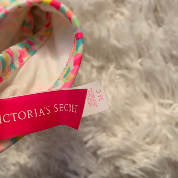 Victoria’s Secret Bikini top - Picture 2 of 2